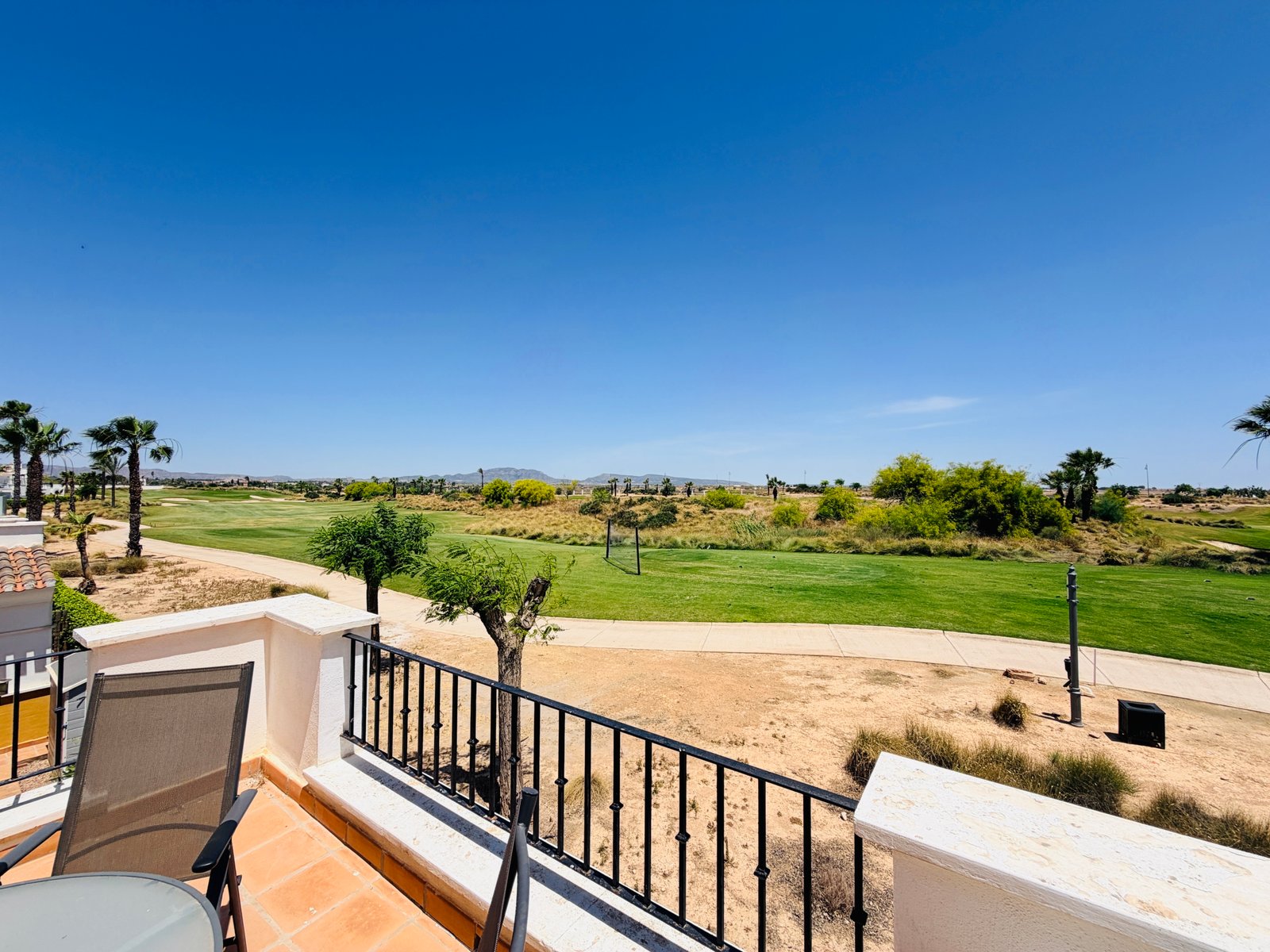 Beautiful End-Terrace Frontline Golf Townhouse – La Torre Golf