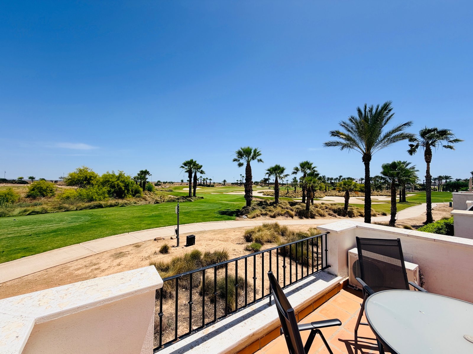 Beautiful End-Terrace Frontline Golf Townhouse – La Torre Golf