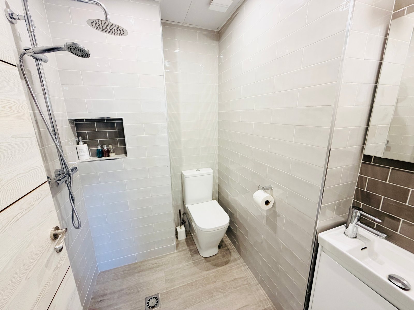 Beautifully Re-Designed 2nd Floor Apartment – El Valle Golf Resort