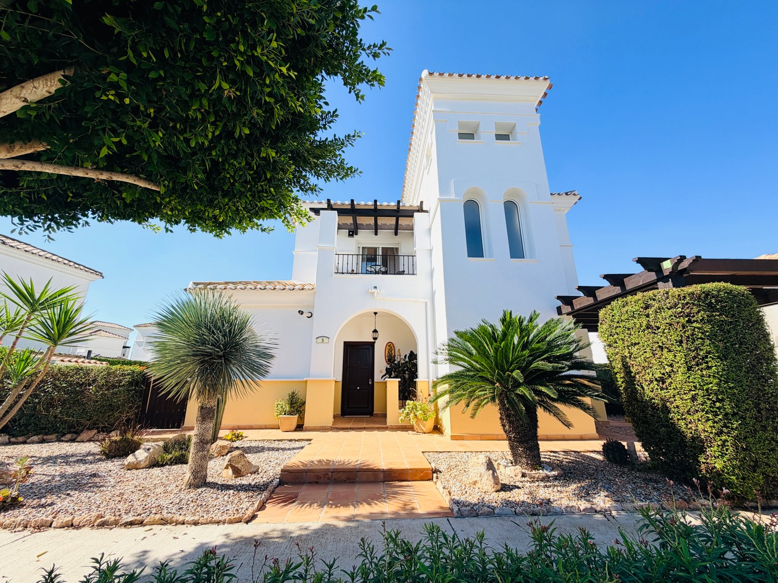 Immaculate 3 Bedroom Villa Enebro – La Torre Golf Resort