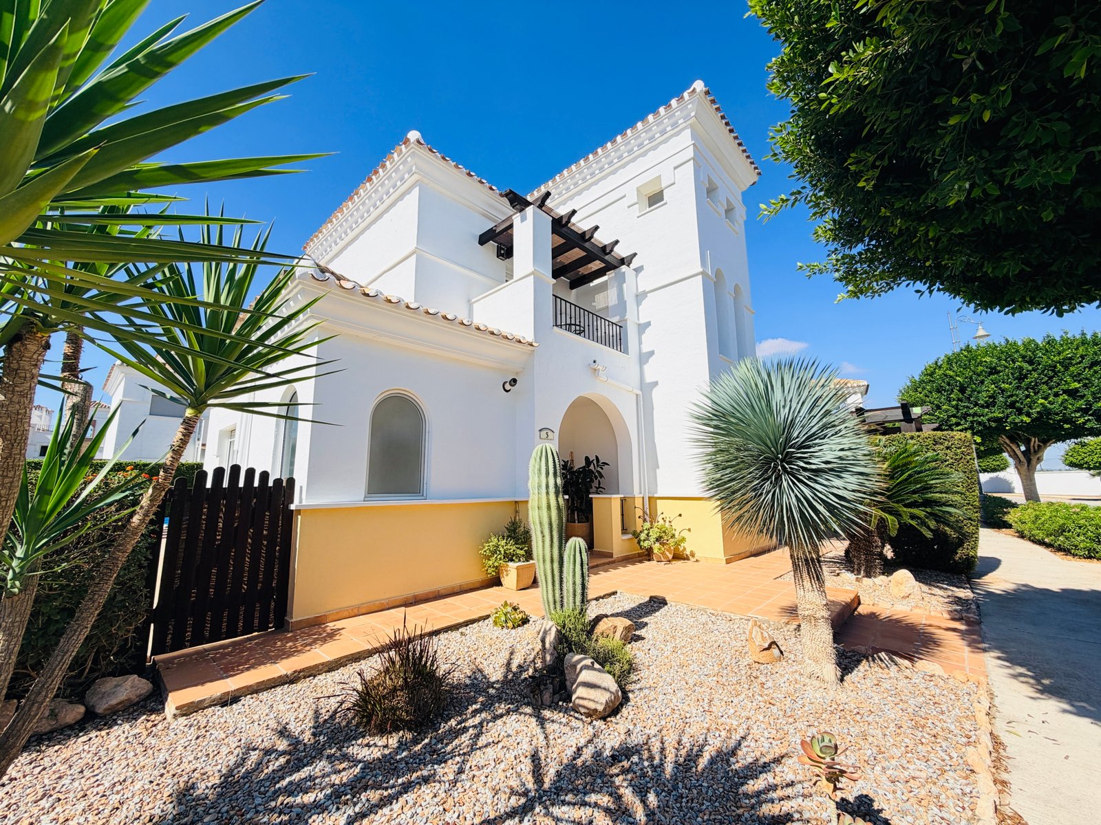Immaculate 3 Bedroom Villa Enebro – La Torre Golf Resort