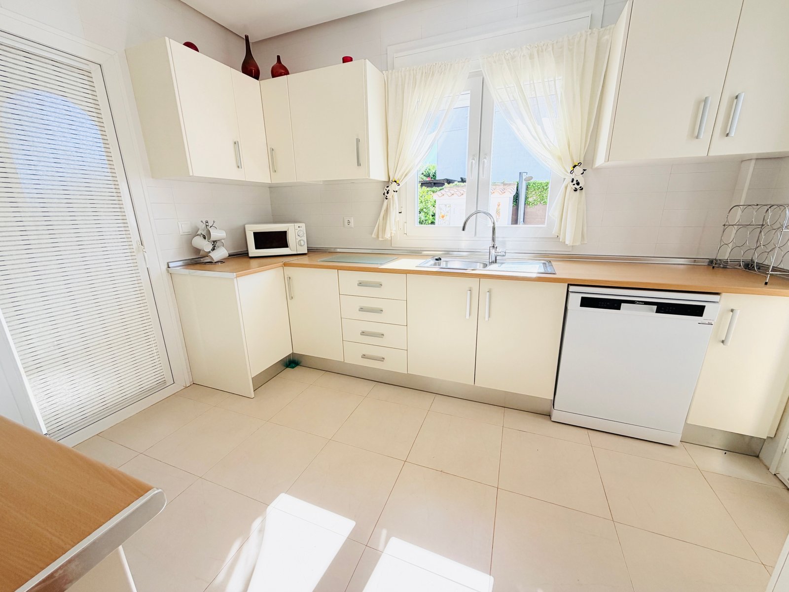 Immaculate 3 Bedroom Villa Enebro – La Torre Golf Resort